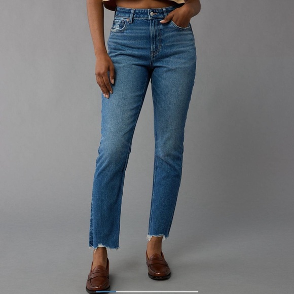 American Eagle Outfitters Denim - NWT women’s American eagle mom jeans